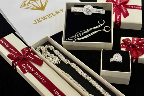 Hoạt động cửa hàng bạc KINAS