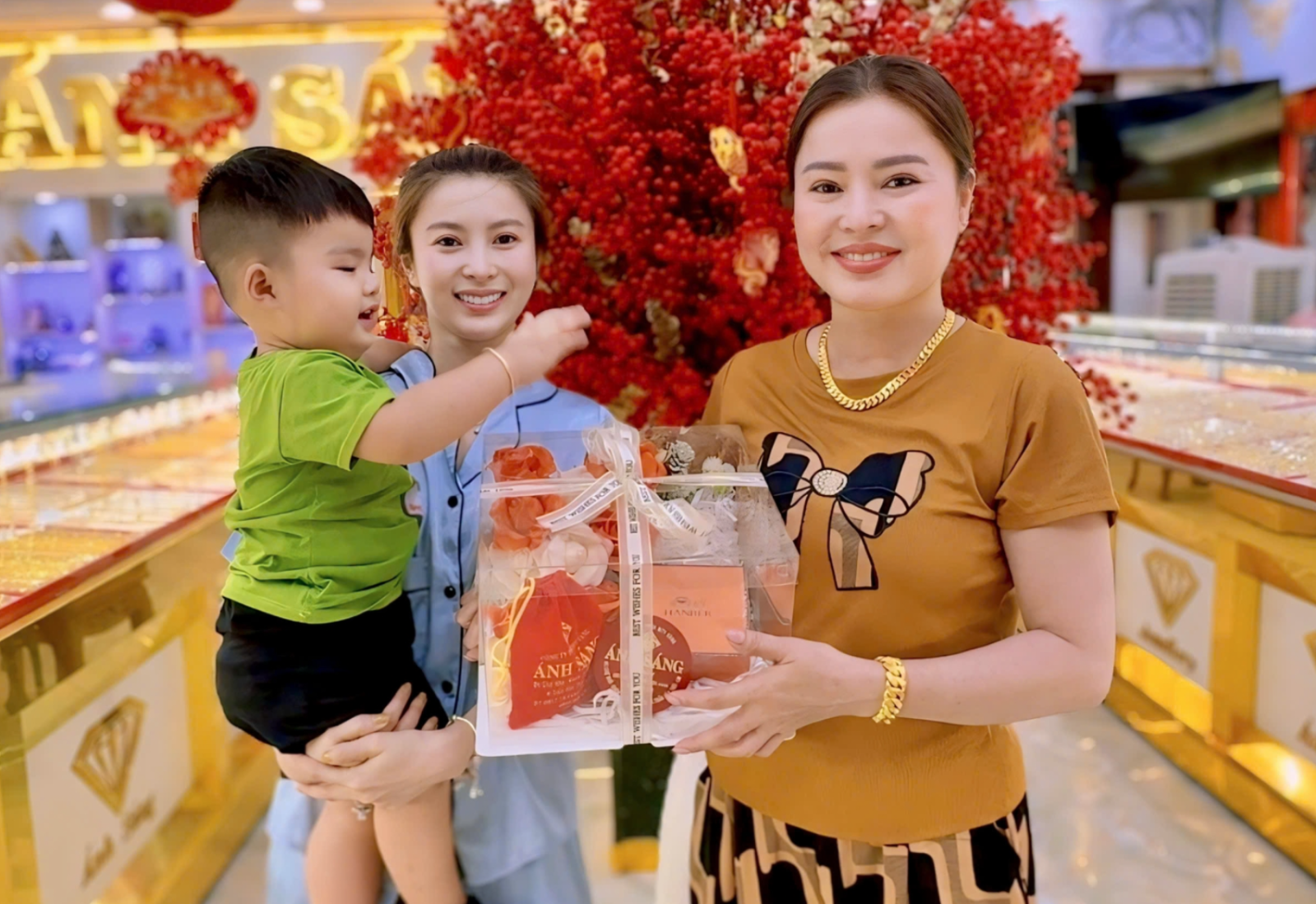Chương trình tại cửa hàng  Ánh Sáng 